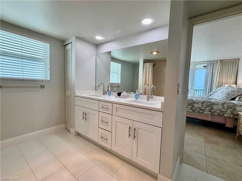 10701 Gulf Shore Dr, Unit 401, Naples, FL 34108 Photo