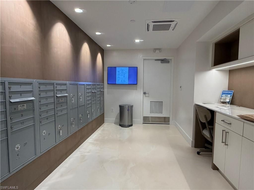 10701 Gulf Shore Dr, Unit 401, Naples, FL 34108 Photo