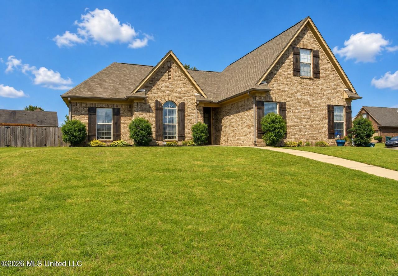 5870 Antler Trail, Southaven, MS 38672 Main Photo