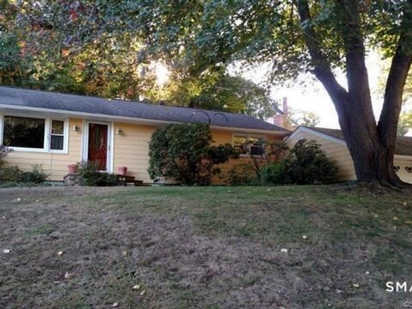 19 Sunshine, Waterford, CT 06375