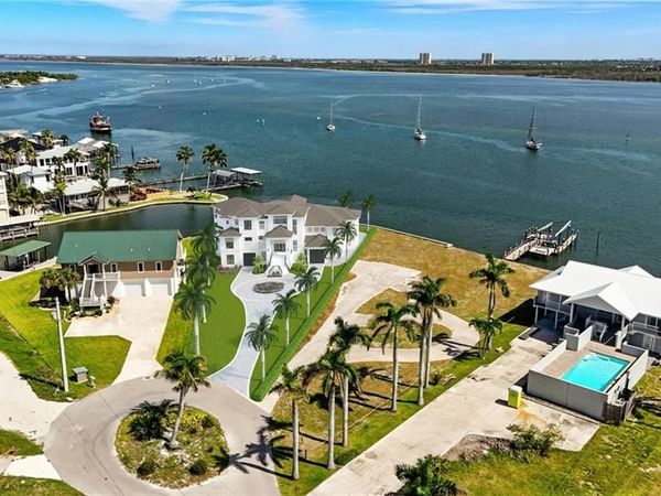 645 Matanzas CT , FORT MYERS BEACH, FL 33931