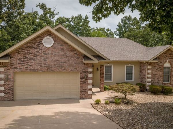 1 Breton Lane, Bella Vista, AR 72715