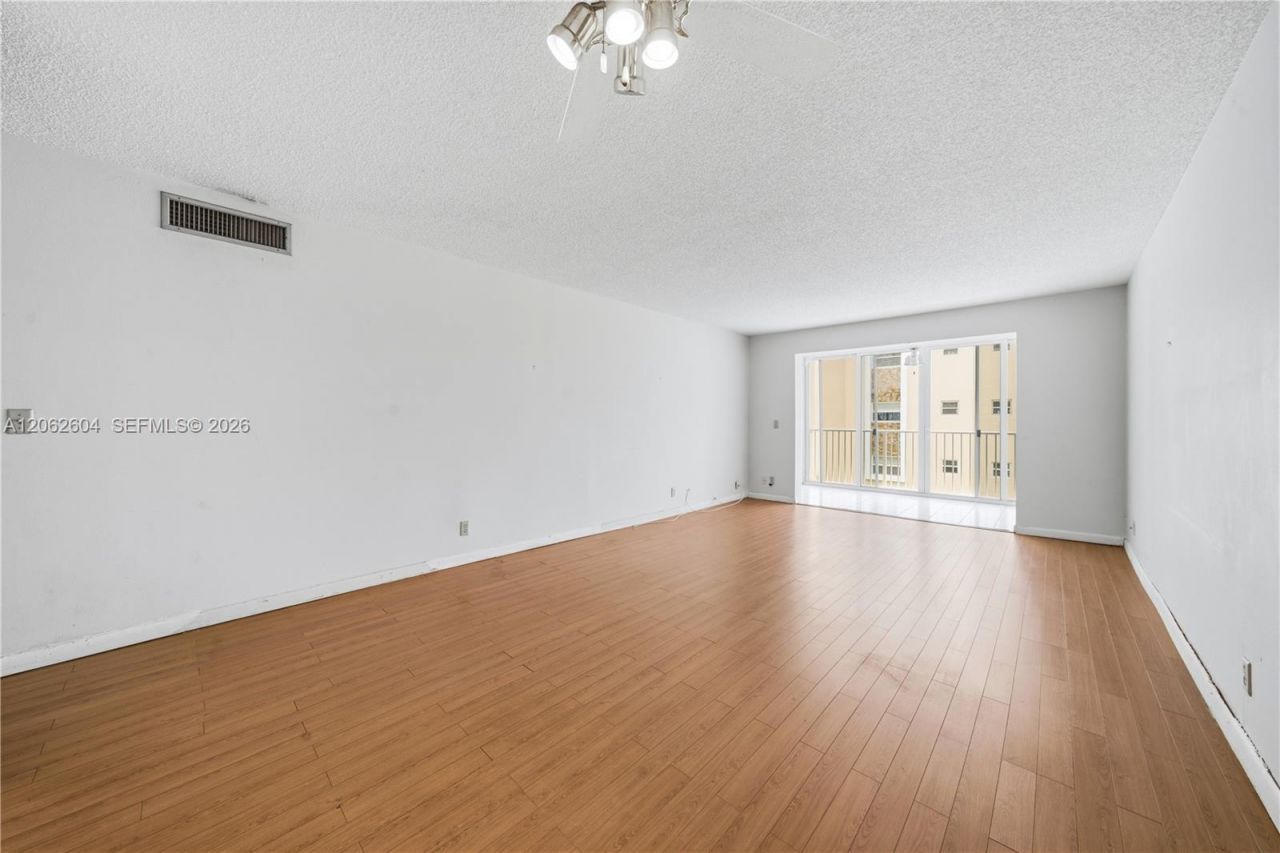 206 SE 10th St , Unit 203, Dania Beach, FL 33004 Photo