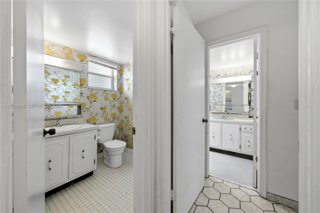 206 SE 10th St , Unit 203, Dania Beach, FL 33004 Photo