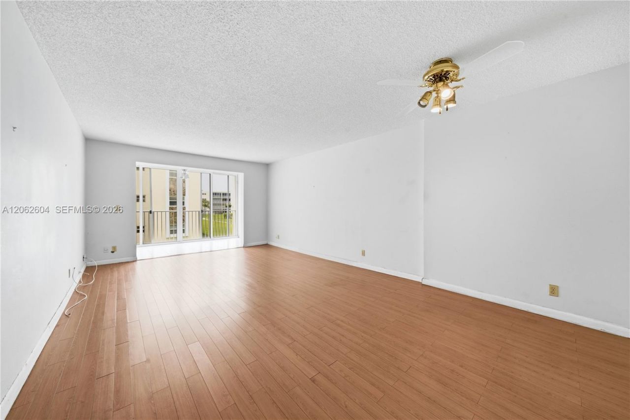 206 SE 10th St , Unit 203, Dania Beach, FL 33004 Photo