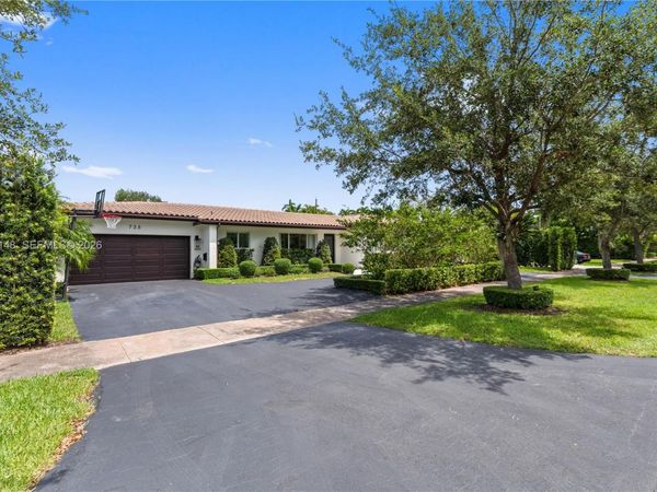 735 Benevento Ave, Coral Gables, FL 33146