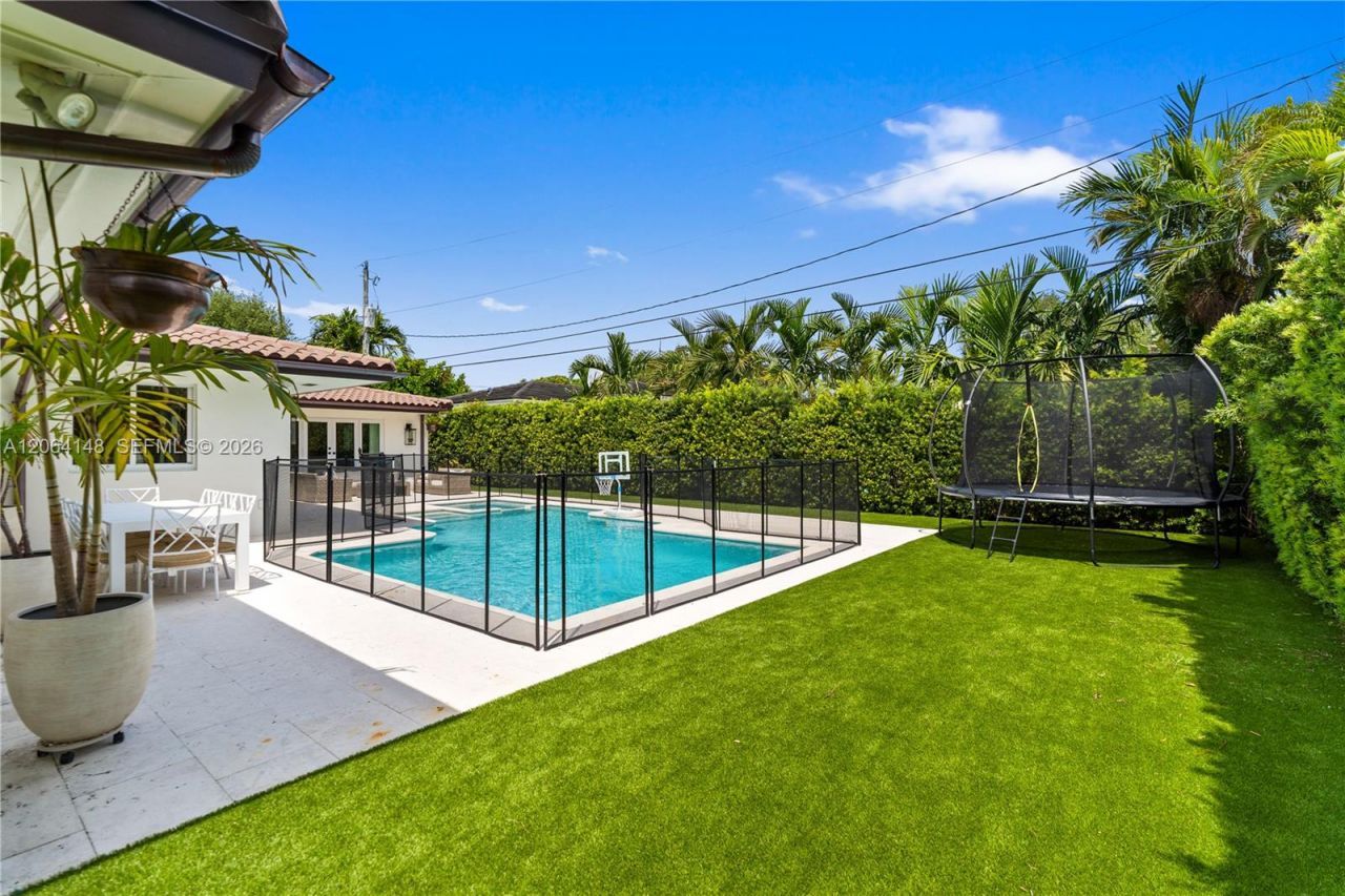 735 Benevento Ave, Coral Gables, FL 33146 Photo