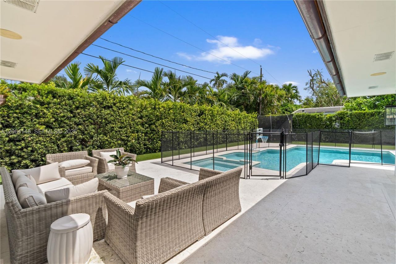 735 Benevento Ave, Coral Gables, FL 33146 Photo