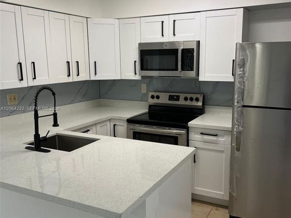 6740 NW 175th Ln , Unit N-20, Hialeah, FL 33015
