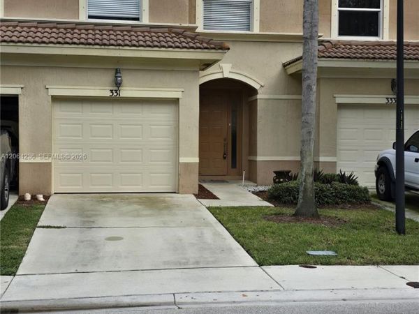 331 River Bluff Ln , Royal Palm Beach, FL 33411