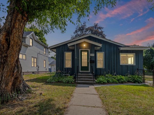 3215 36th Avenue S, Minneapolis, MN 55406