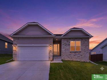 9806 Osprey Lane, Papillion, NE 68046