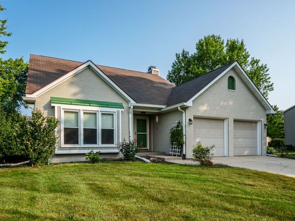 1642 Waterford Drive, Zionsville, IN 46077
