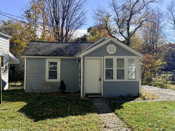28 Lake Avenue, Nassau, NY 12123