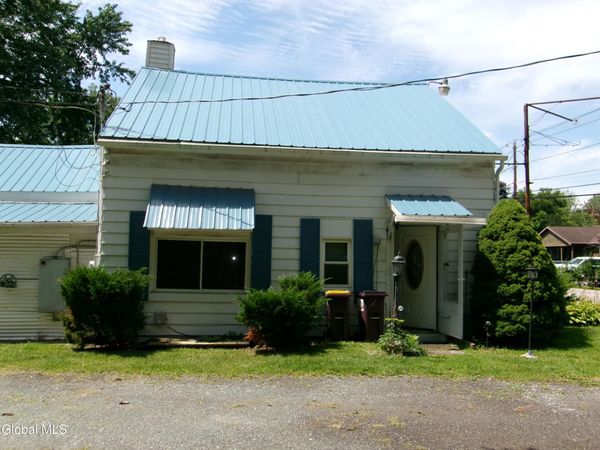 34 Halfmoon Drive, Waterford, NY 12188