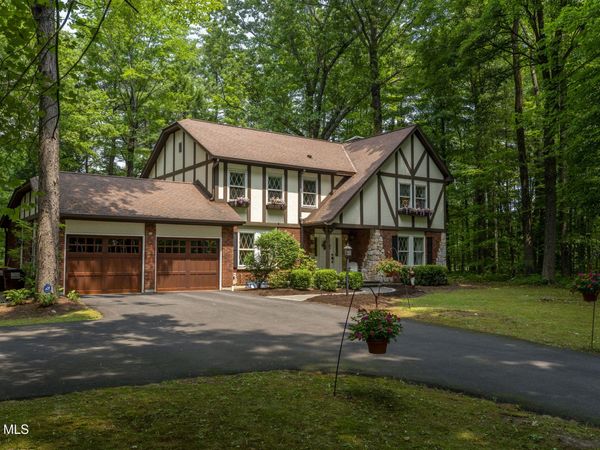 7 Lakeview Drive, Gansevoort, NY 12831