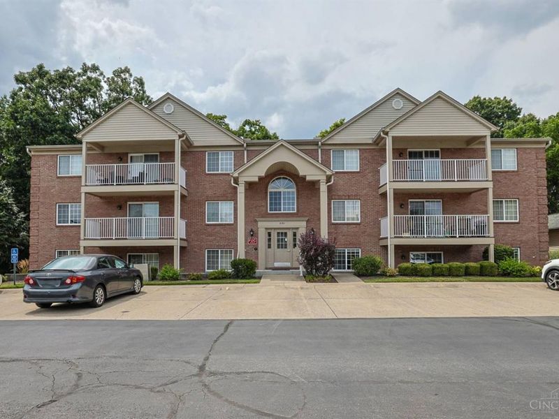 3181 Preserve Lane, Unit 1D, Cincinnati, OH 45239 Photo 1