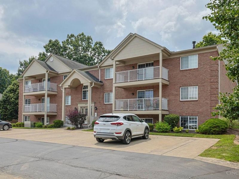 3181 Preserve Lane, Unit 1D, Cincinnati, OH 45239 Photo 2