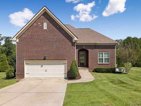 17016 Plantation Way , Bon Aqua, TN 37025