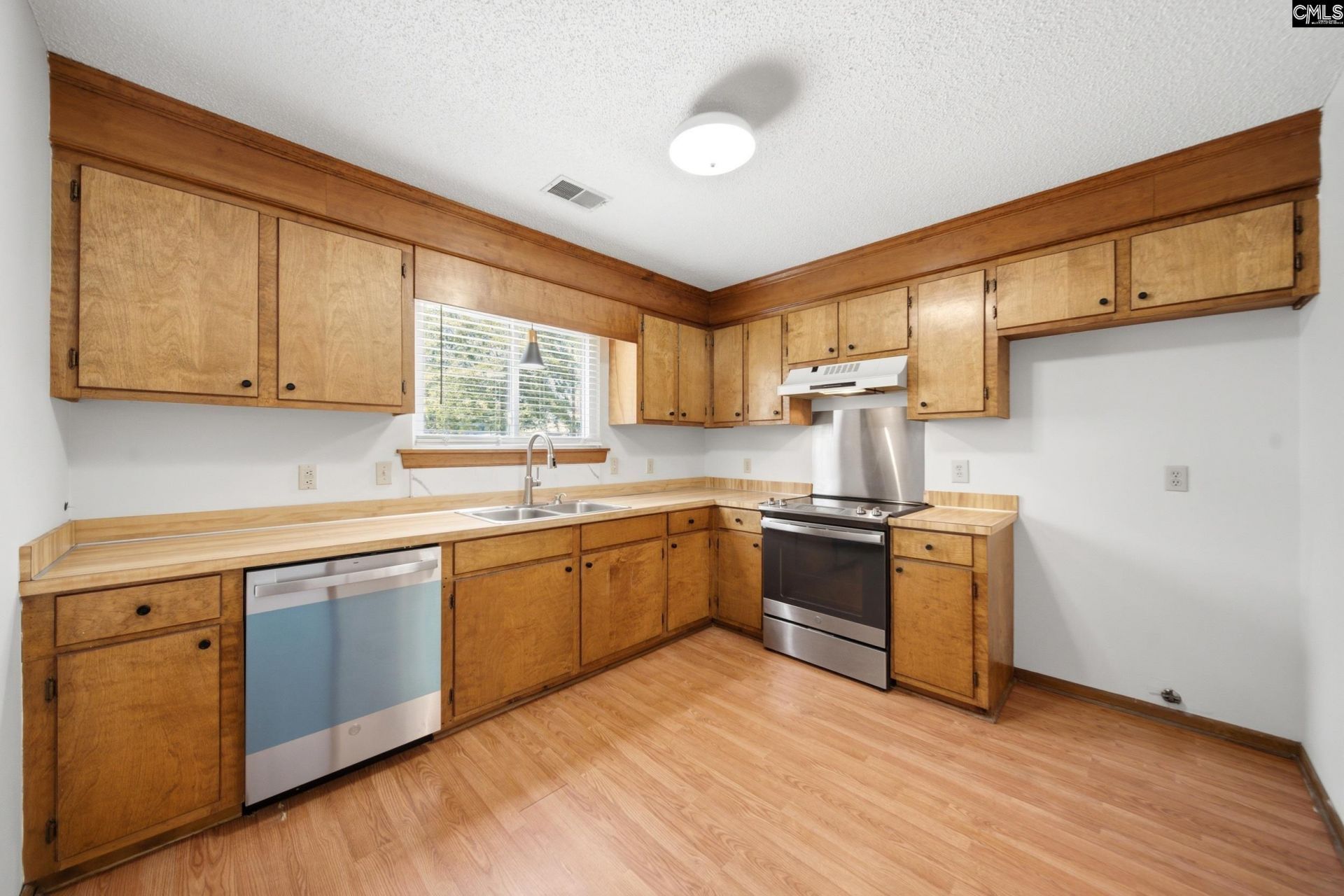 1701 Oak Street  Photo 10