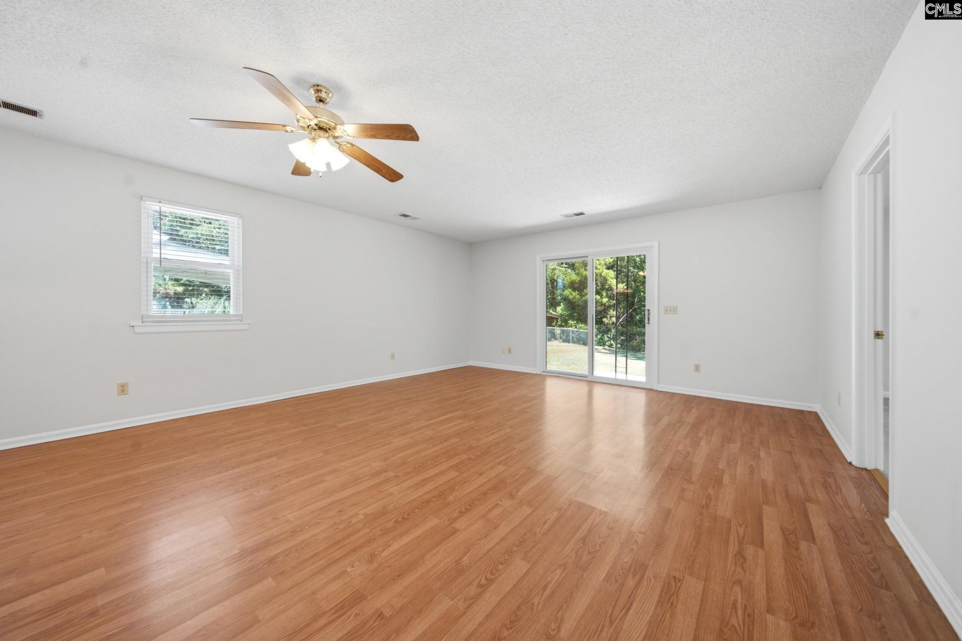 1701 Oak Street  Photo 12