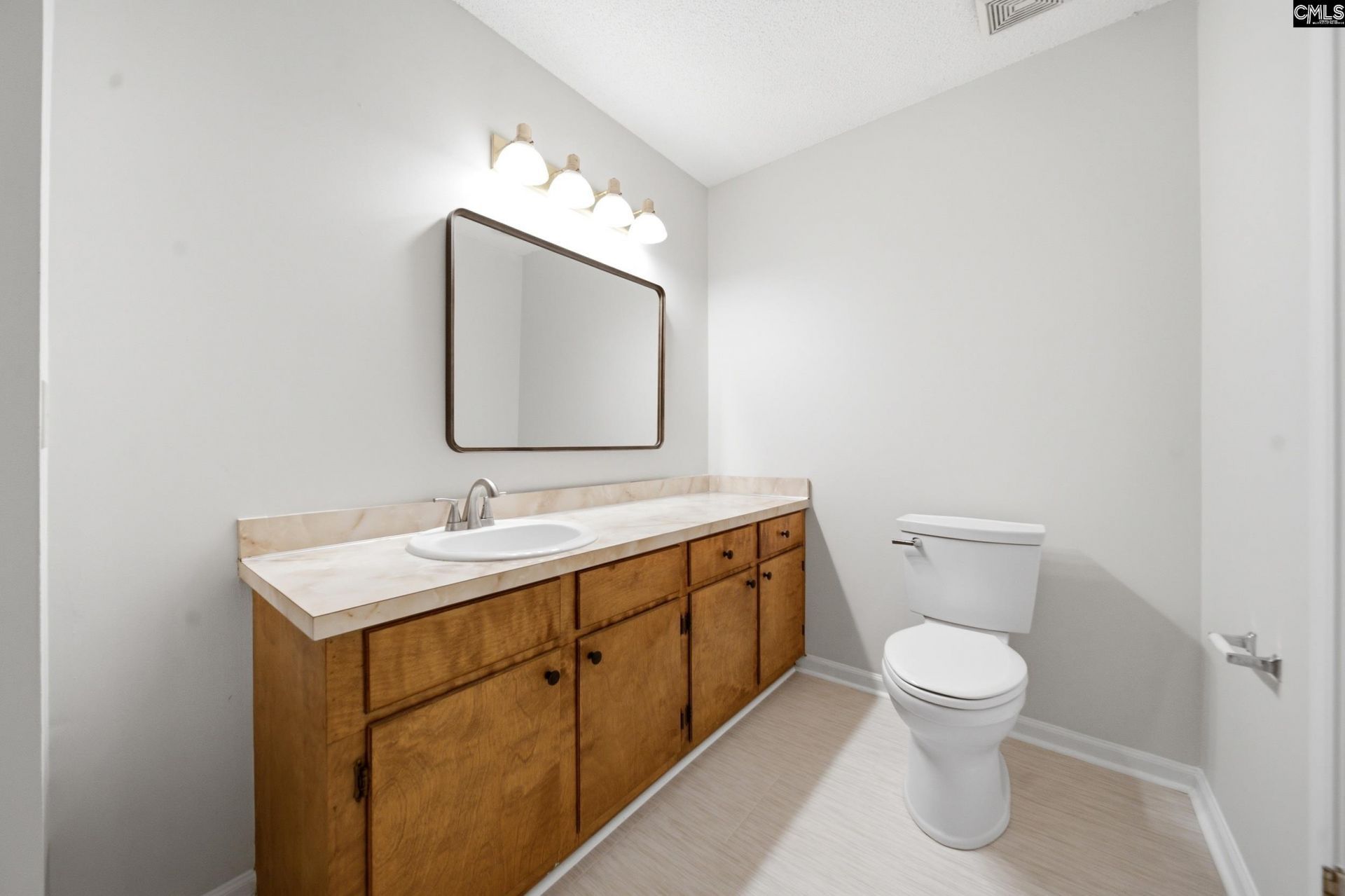 1701 Oak Street  Photo 23