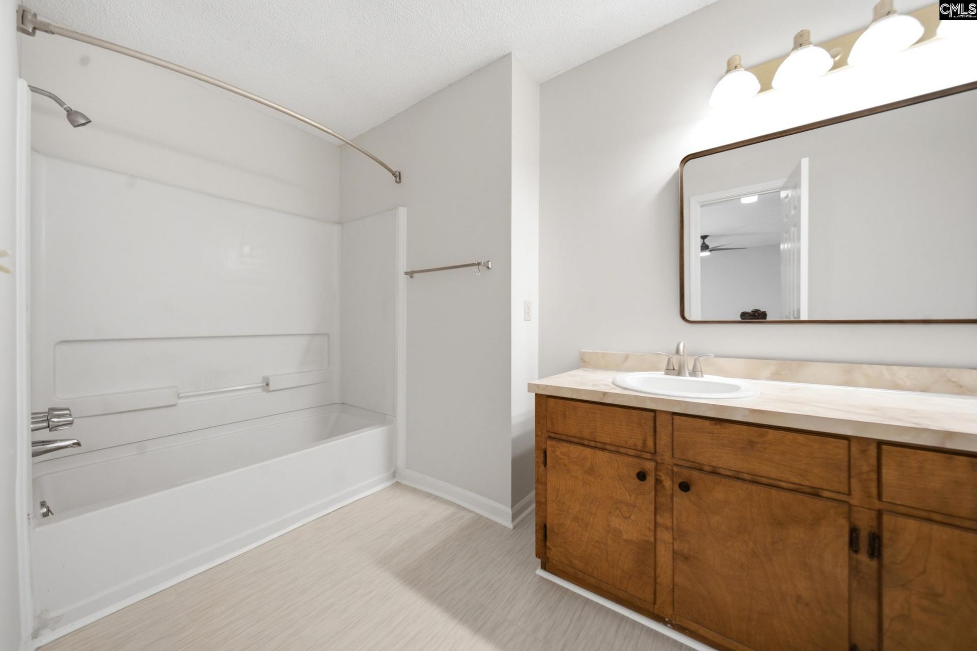 1701 Oak Street  Photo 24