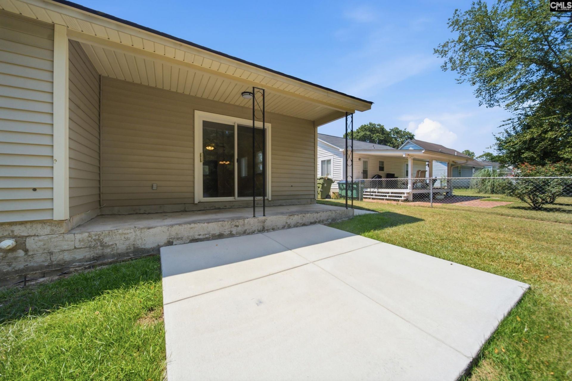 1701 Oak Street  Photo 37