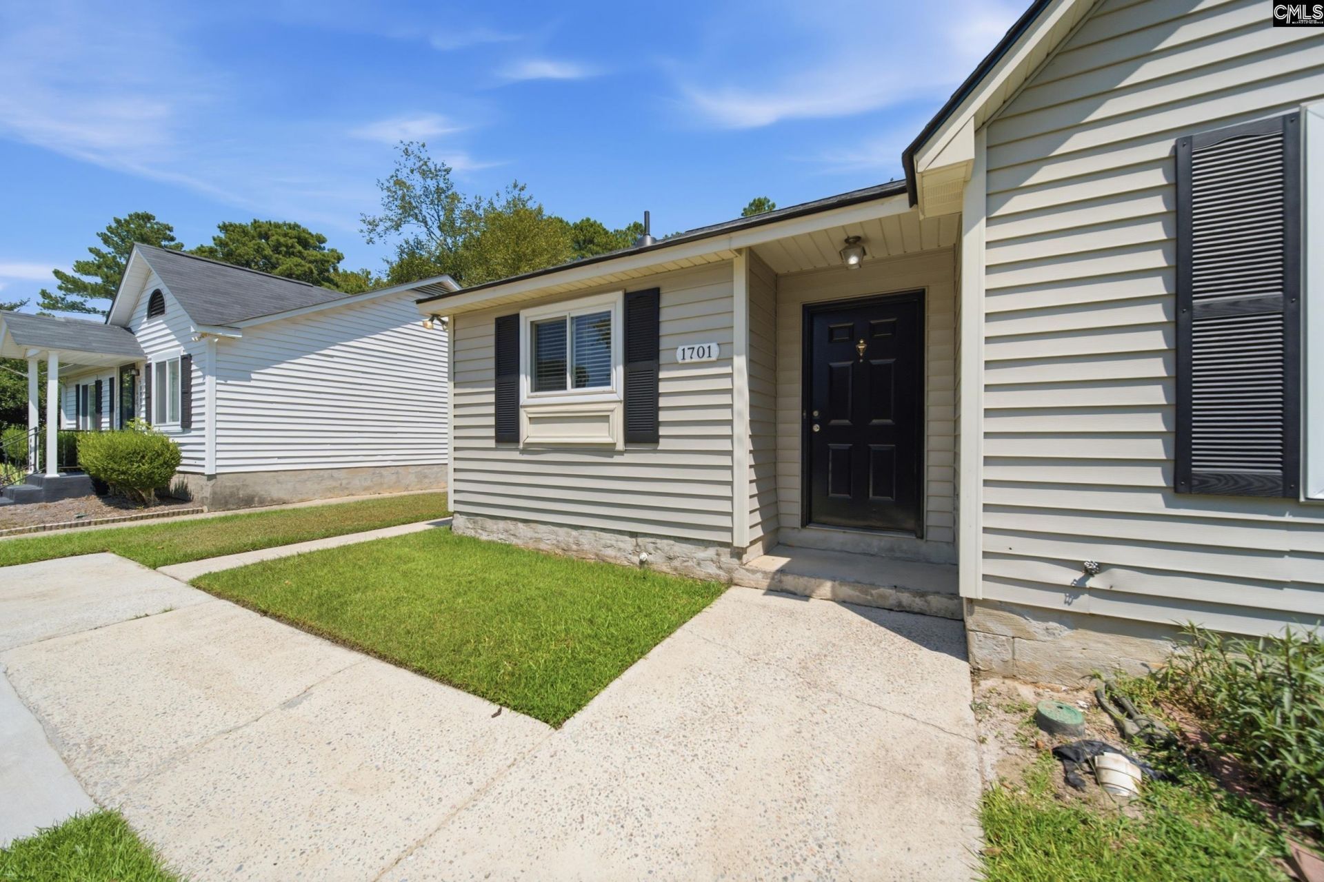 1701 Oak Street  Photo 4