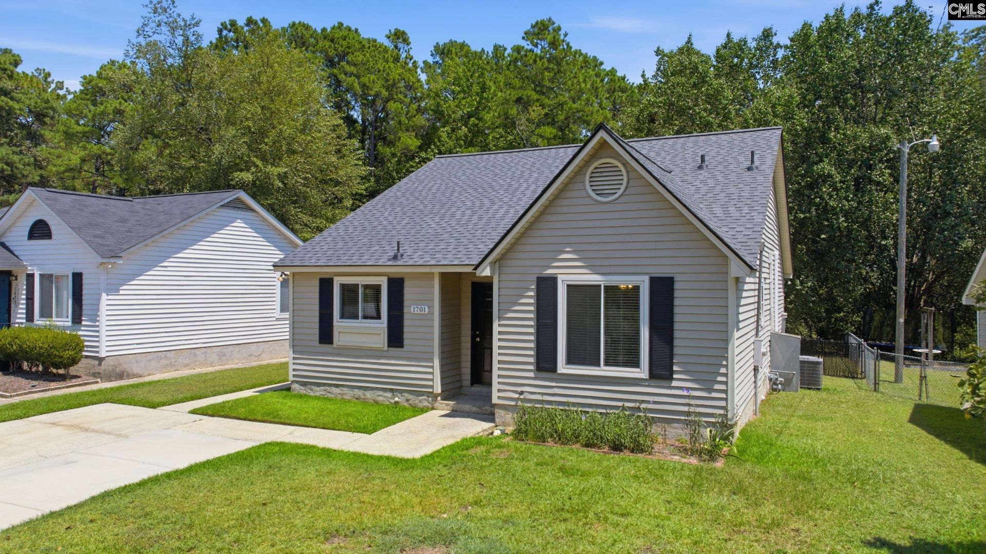 1701 Oak Street  Photo 5
