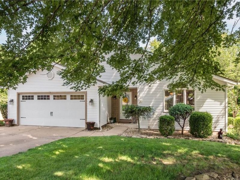 205 Treehouse Lane , Zanesville, OH 43701 Photo 5