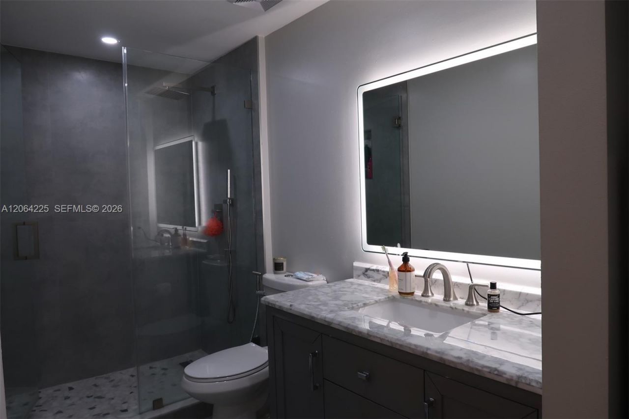 6001 SW 70th St , Unit 311, South Miami, FL 33143 Photo