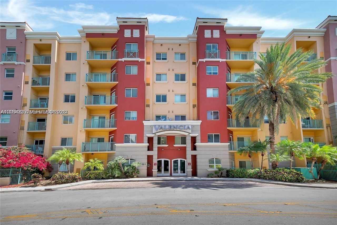 6001 SW 70th St , Unit 311, South Miami, FL 33143 Photo