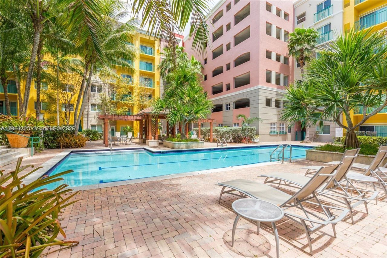 6001 SW 70th St , Unit 311, South Miami, FL 33143 Photo