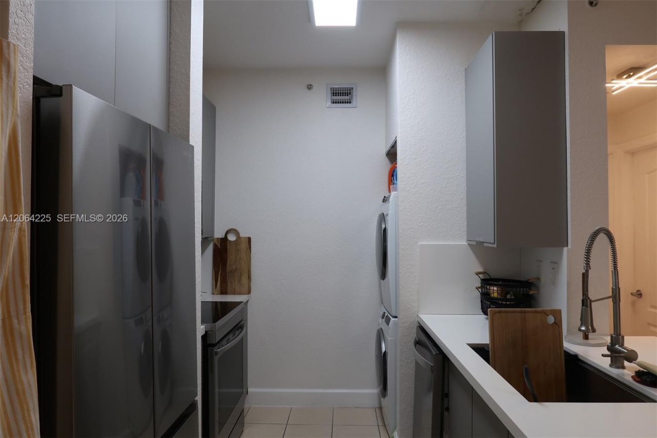 6001 SW 70th St , Unit 311, South Miami, FL 33143 Photo