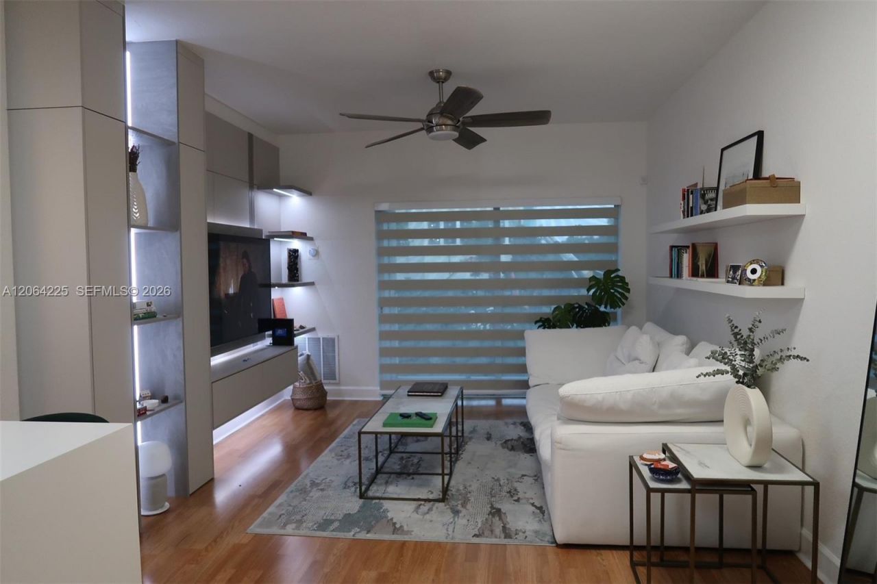 6001 SW 70th St , Unit 311, South Miami, FL 33143 Photo