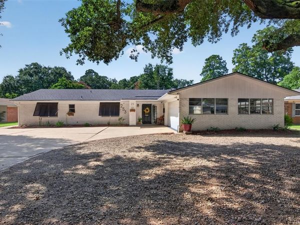 253 Pierremont Road, Shreveport, LA 71105