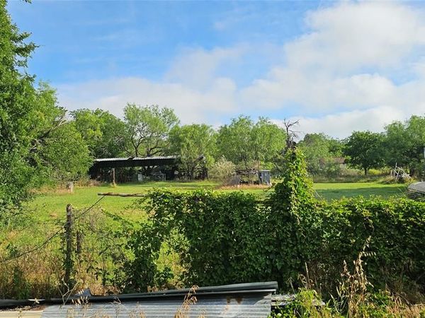 201 E Pecan Street, Mingus, TX 76463