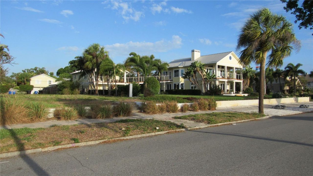 1817 Beach Drive Se, Saint Petersburg, FL 33705 Photo