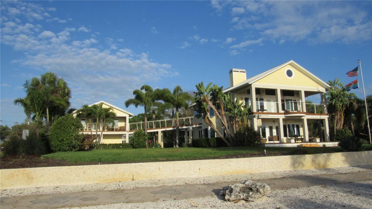 1817 Beach Drive Se, Saint Petersburg, FL 33705 Photo
