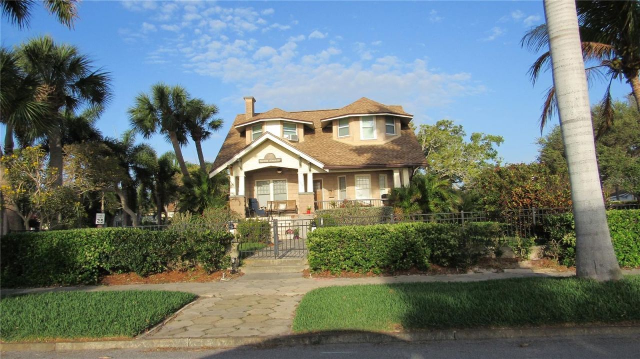 1817 Beach Drive Se, Saint Petersburg, FL 33705 Photo