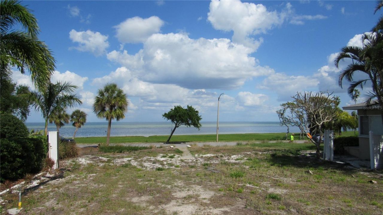 1817 Beach Drive Se, Saint Petersburg, FL 33705 Photo