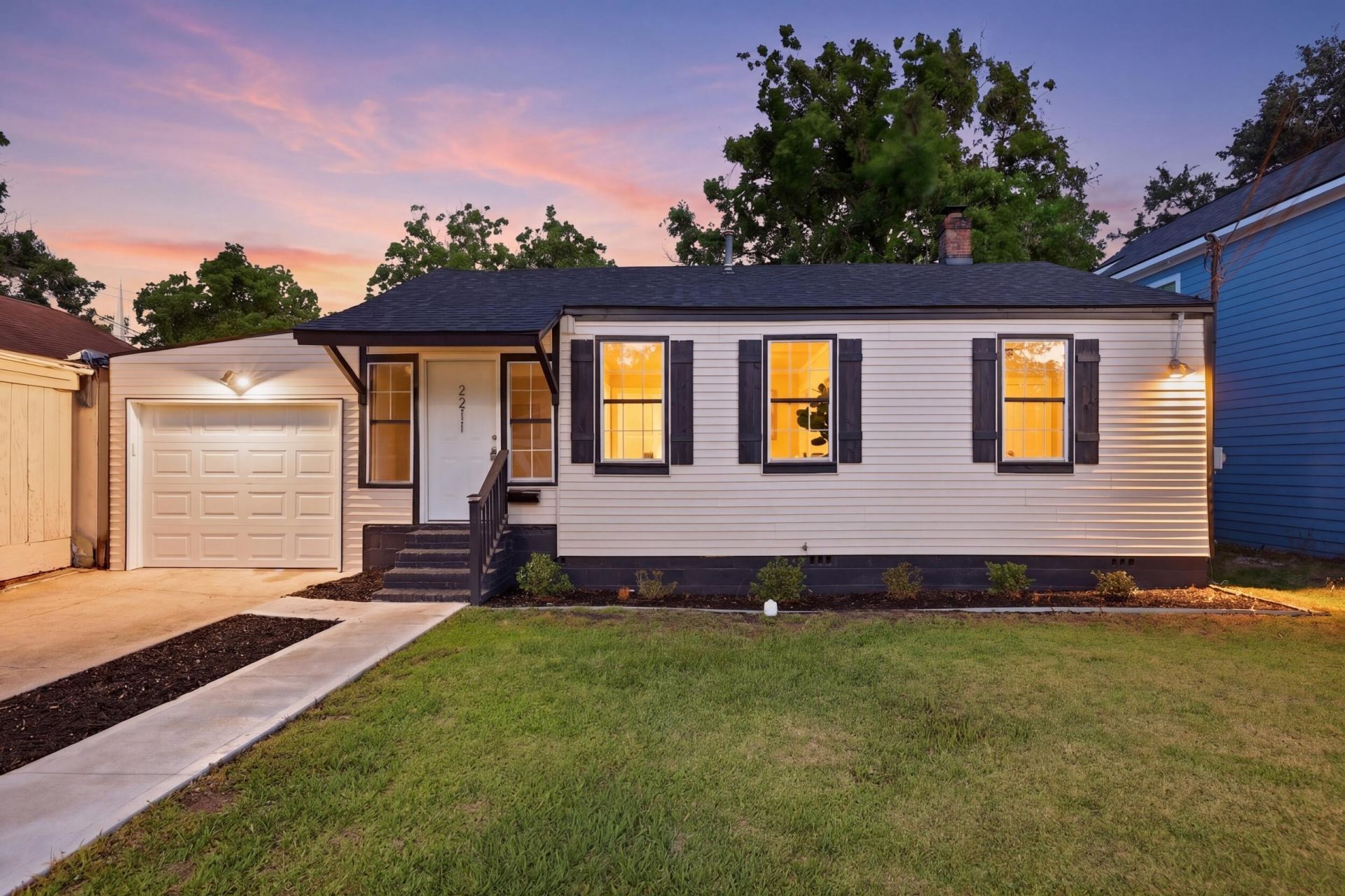 2211 Garfield Street Photo 1