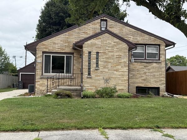 2712 S 10th STREET, Sheboygan, WI 53081