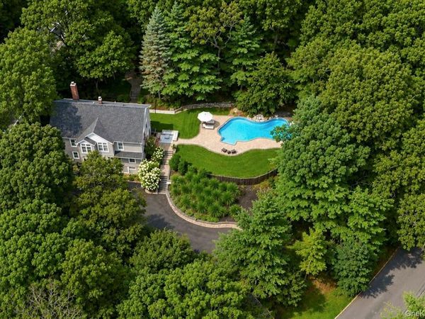 79 Oakside Road , Smithtown, NY 11787