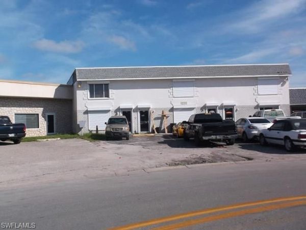 1203 SE 9th TER , CAPE CORAL, FL 33990