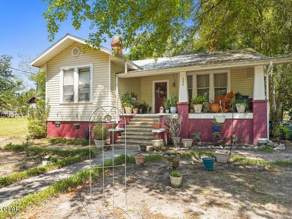 1324 Coggin Avenue , Chipley, FL 32428