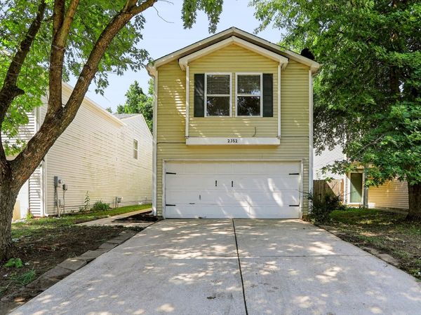 2352 Collins Way , Greenfield, IN 46140