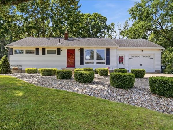 3838 Linda Street NW, North Canton, OH 44720