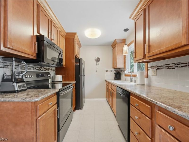3838 Linda Street NW, North Canton, OH 44720 Photo 7